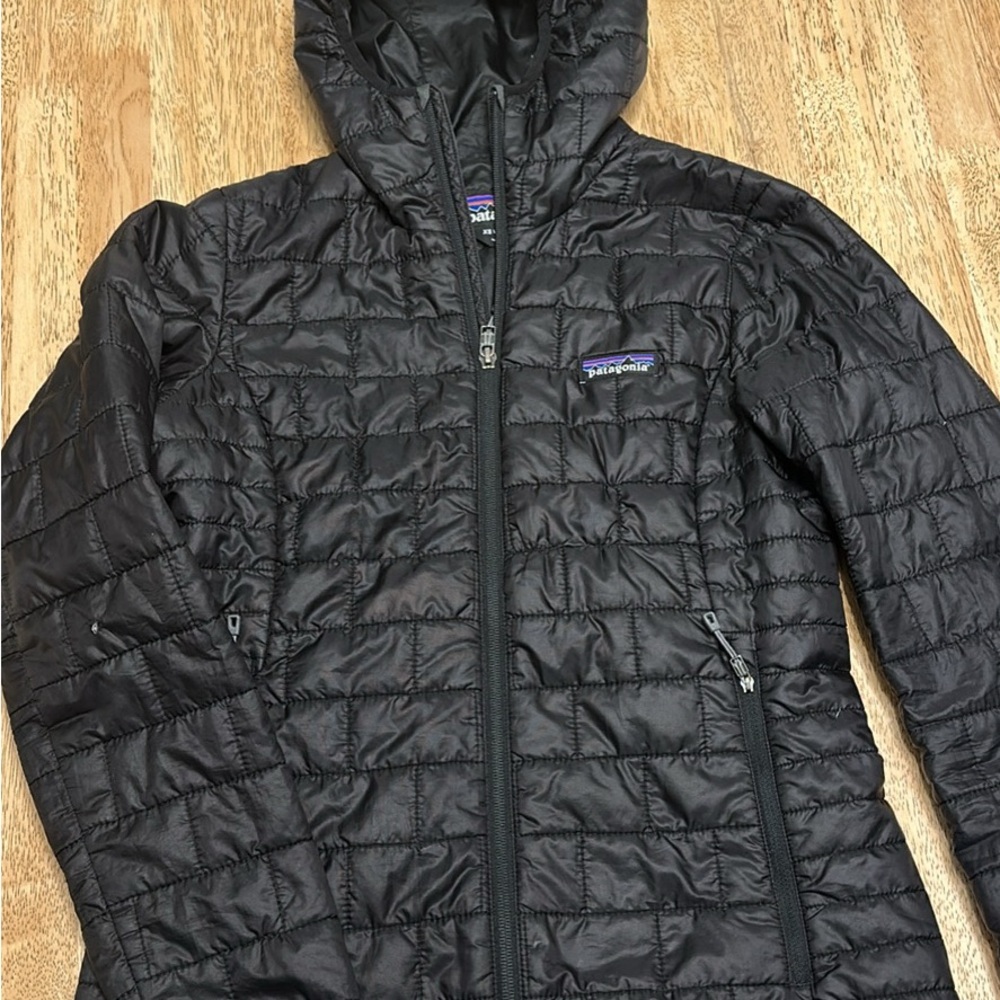 Patagonia Black Puffer Jacket with Hood and Diamond Quilting